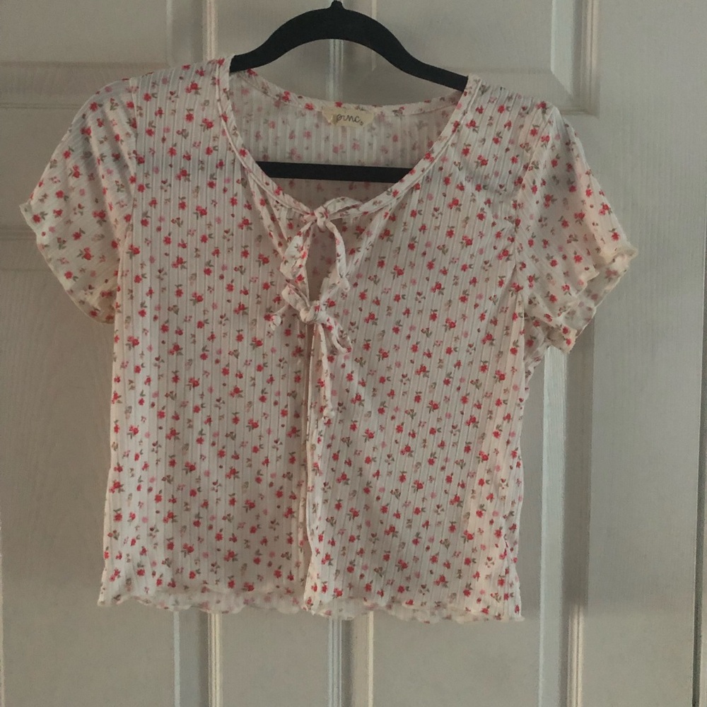 Pink and White Floral Short Sleeve Tie-Front Top with Pink Floral Print-Medium